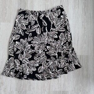 TanJay Petite Skirt Size 10P Black Tan Floral Leaf Print Lined Stretchy A-Line